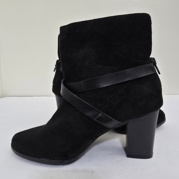 NEW DIRECTIONS size 10 Faux Suede Block Heel Strappy Zip Ankle Jorie Boot Black - Picture 7 of 16